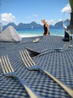 chillen on filipino beaches with gourmet private lunches - smashing